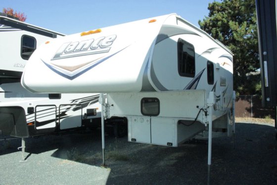 2012 Lance 1050S
