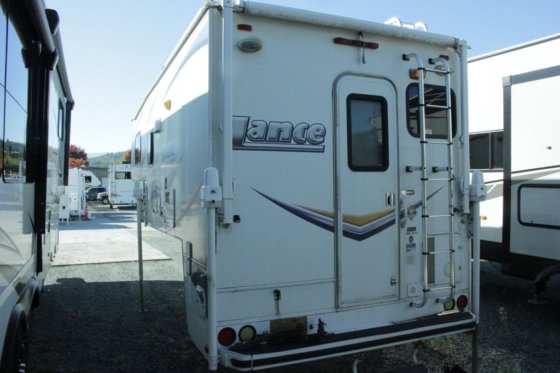 2012 Lance 1050S