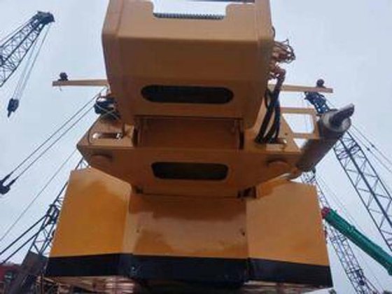 XCMG 100 TONS CRANE