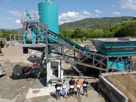 移动混凝土搅拌站