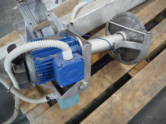 用于家禽切割的梅恩尾部切割模块