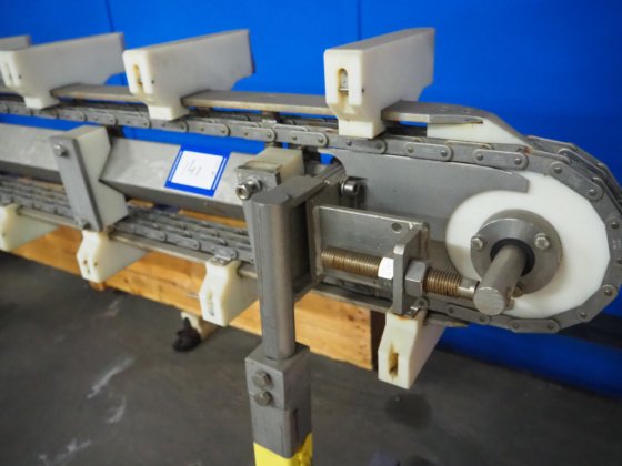 Stork 手动胸肉去骨机底座，带分隔板