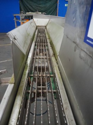 胸盖转圆角机步进梁