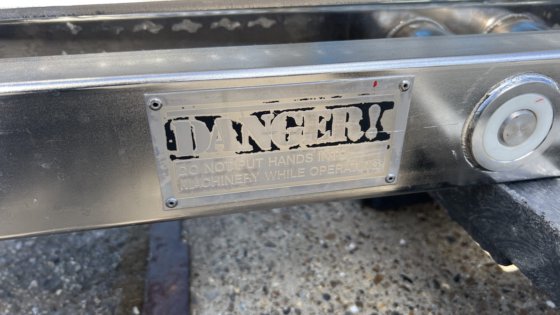 用于自动切割系统的 Thielemann 家禽腿加工机