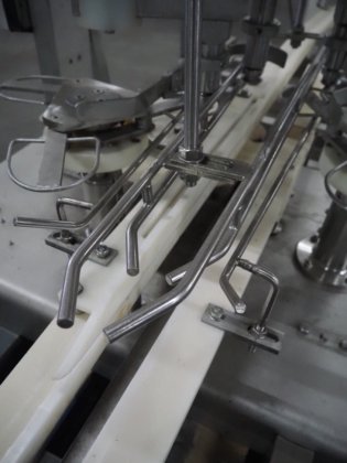 Stork 直列式鸡腿皮预切机