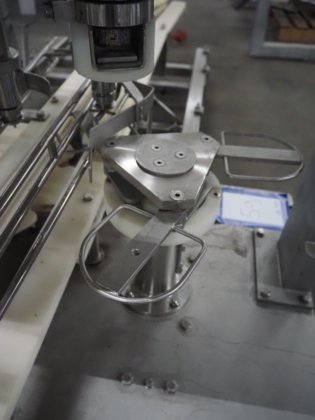 Stork 直列式鸡腿皮预切机