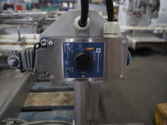 Stork 直列式鸡腿皮预切机