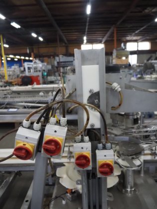 Stork 直列式鸡腿皮预切机