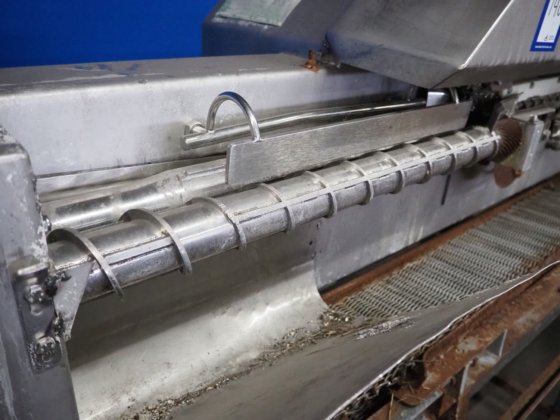 用于家禽加工的 Meyn 鸡胗/肠子采集机