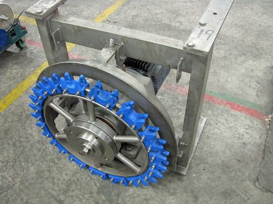 悬挂式输送机驱动装置