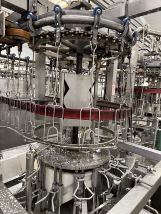 全自动 LINCO 去内脏生产线，用于家禽加工