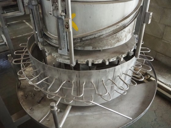 Linco 自动掏膛机,配备 24 个工位