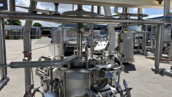 Stork 直列式大腿去骨机