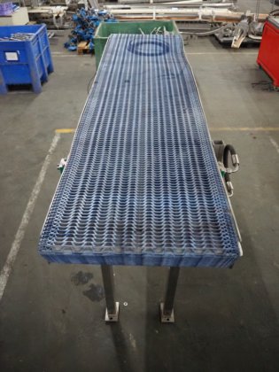 家禽加工传送带