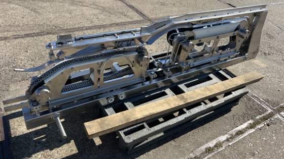 用于自动切割系统的 Thielemann 家禽腿加工机 (2)