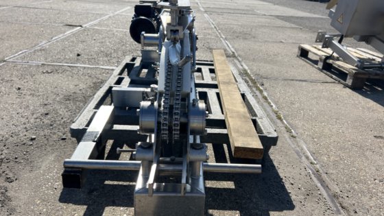 用于自动切割系统的 Thielemann 家禽腿加工机 (2)