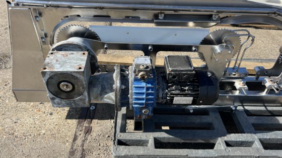 用于自动切割系统的 Thielemann 家禽腿加工机 (2)