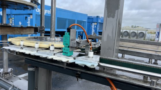 梅恩·雷汉格 (Meyn Rehanger) 冷静地称重