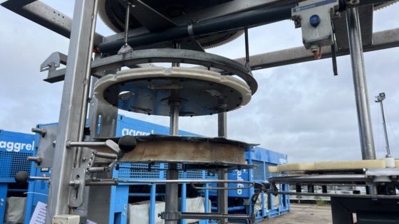 梅恩·雷汉格 (Meyn Rehanger) 冷静地称重