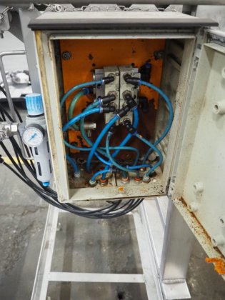 步进梁自切圆角机