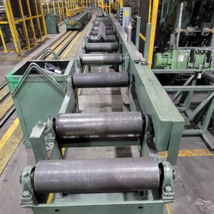 Scie à ruban verticale inclinable