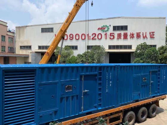 Cummins Engineが付いているコンテナに詰められた2500kva 2000kwのディーゼル発電機