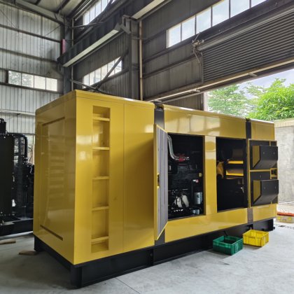 545kw カミンズディーゼル発電機セット 750kva 防音待機発電機