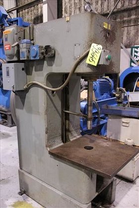 DENISON 5 TON HYDRAULIC GAP