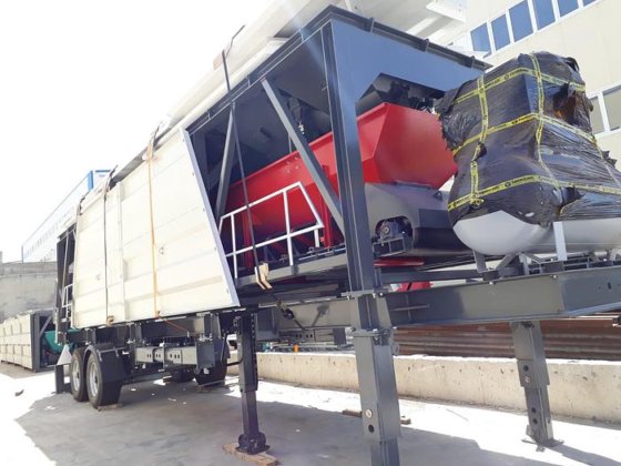 移动混凝土搅拌站,产能 120 立方米/小时