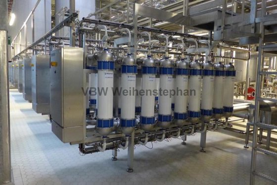 膜ろ過モジュール（スキッド4個、各スキッドに膜モジュール18個）