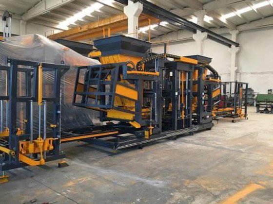 BS-42 ブロック、レンガ、舗装材製造機