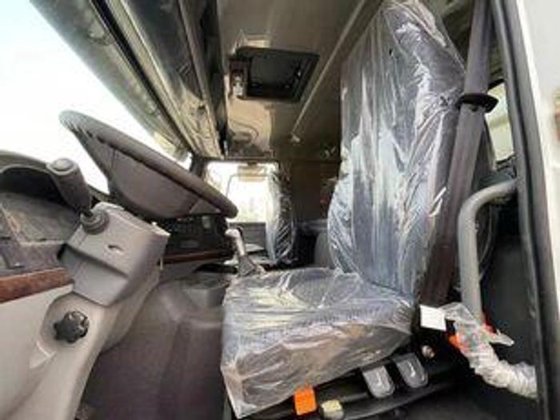 2023年中国重汽豪沃自卸车