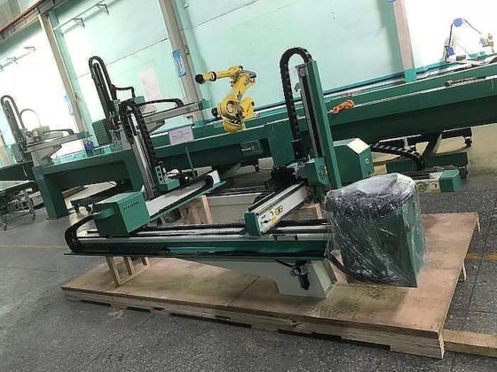 中国注塑机用高速 3 轴伺服机械手臂