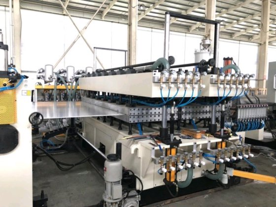 PC 阳光板挤出机