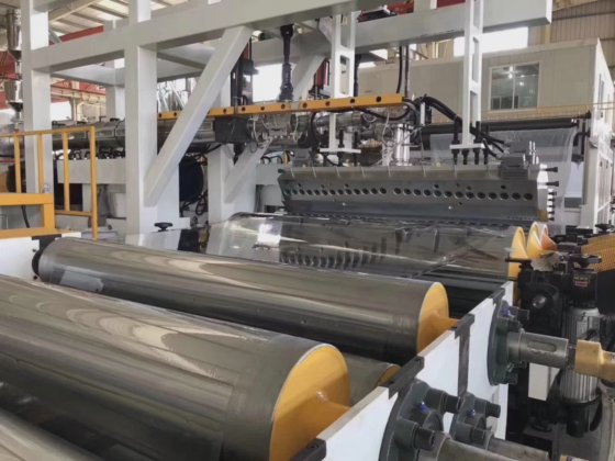 用于鞋服运动器材和汽车座椅材料领域的 Jwell TPU 薄膜片材制造机