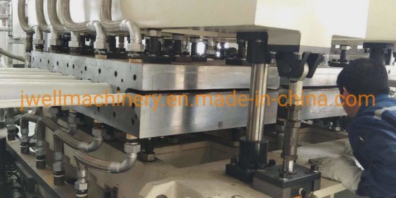 Machine d′extrusion de feuilles de