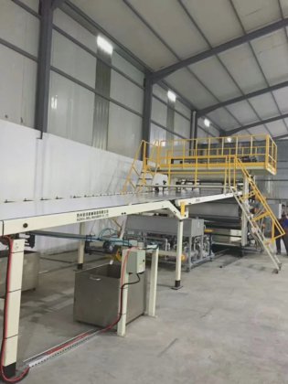 PVC 装饰板挤出设备