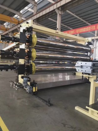 PVC 防水板挤出机