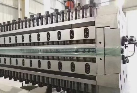 新型PP中空プラスチック建築テンプレートボード押出ライン