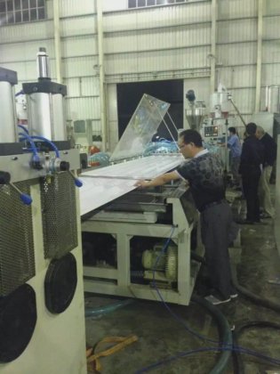 捷威 PVC 中空屋顶板挤出机