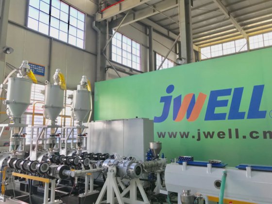 PC/PP/PE 塑料中空截面板材挤出生产线