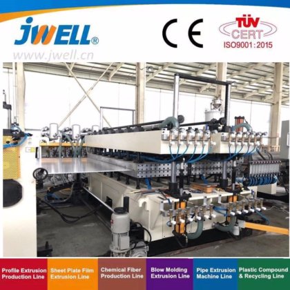 Machine d'extrusion de feuilles creuses