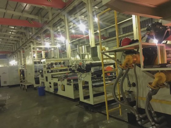 双螺杆干燥机无通风 PET 片材挤出生产线