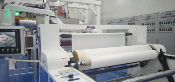 用于一次性医用口罩/吸油垫/溢油包的 PP 熔喷无纺布机 Pfe97/Fpp2 Jwell