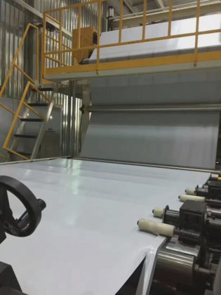 PVC 装饰地板板材挤出生产线