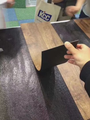 Lvt（豪华乙烯基瓷砖）软质 PVC 地板板材挤出生产线