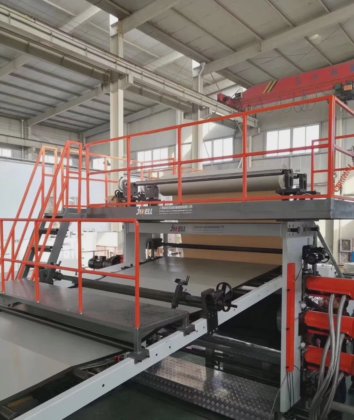 PVC 地板挤出设备