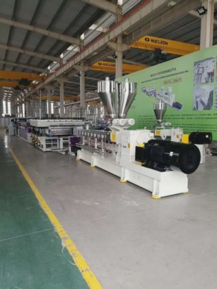 聚丙烯中空建筑框架板材挤出生产线