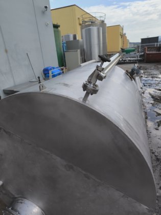 SERBATOIO VERTICALE IN ACCIAIO INOX