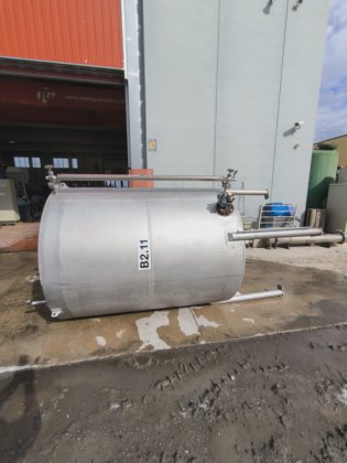 SERBATOIO VERTICALE IN ACCIAIO INOX